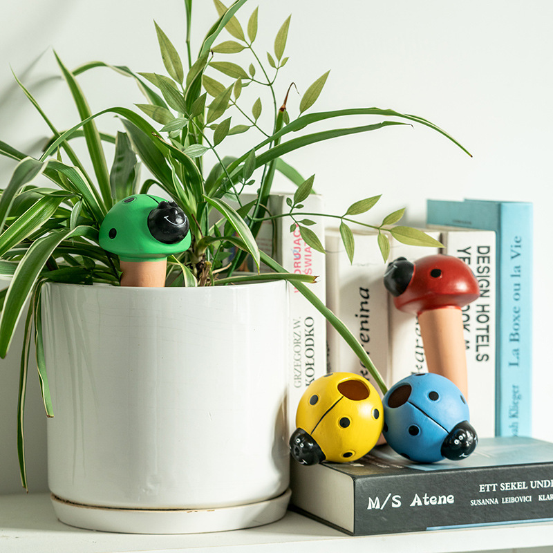Self Watering Insert - Alat Penyiram Tanaman, Penyiram Tanaman dari